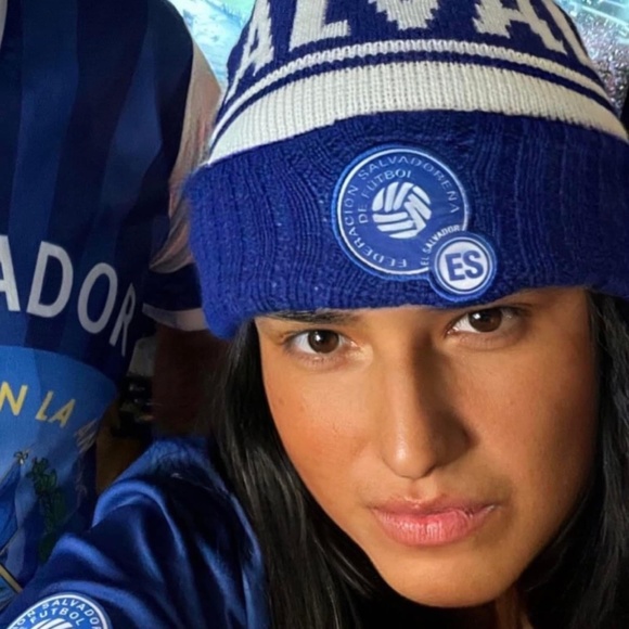 Meet your Posher, Posh - Picture 5 of 7